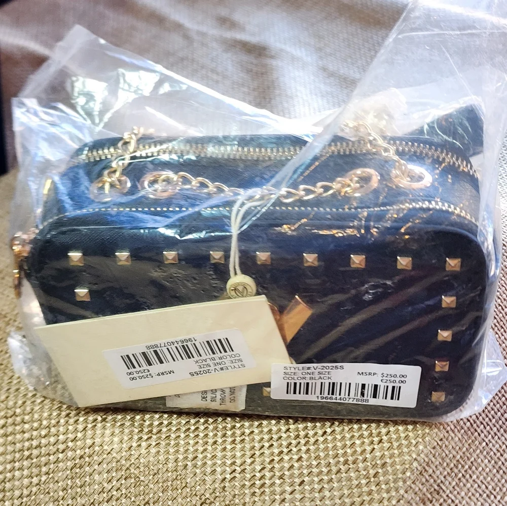 Valentino Orlandi Crossbody ITALY Camera Bag Purse Black Gold Hardware MSRP $250 - Picture 4 of 9